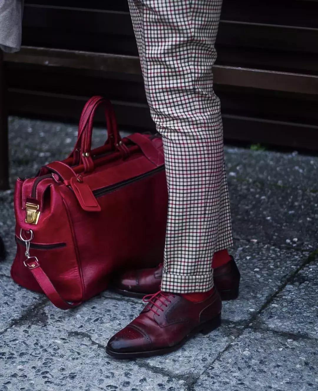 为什么有男性喜欢穿袜子的女生,为什么女生都喜欢男生穿袜子