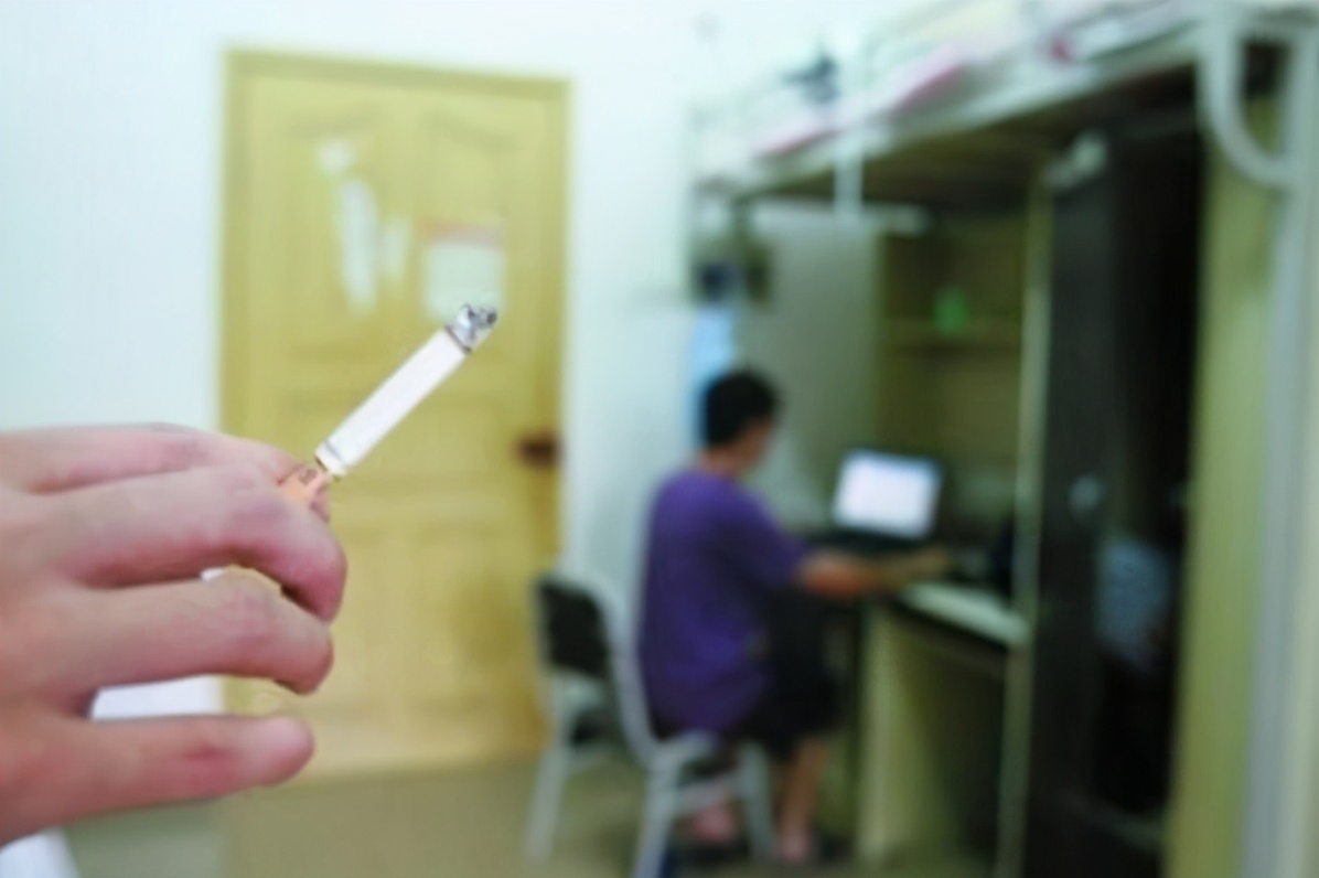 夏天宿舍没有空调降温方式,宿舍夏天热没空调怎么办