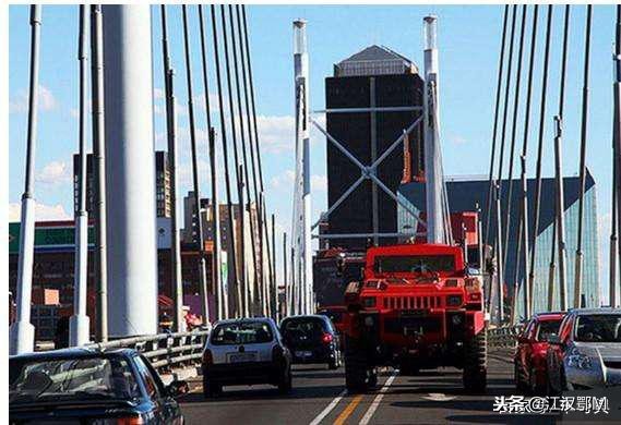 派拉蒙掠夺者vs悍马h1,派拉蒙掠夺者越野版