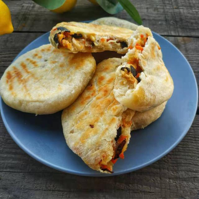 柔软劲道，凉了都不会发硬的馅饼，做法超级简单