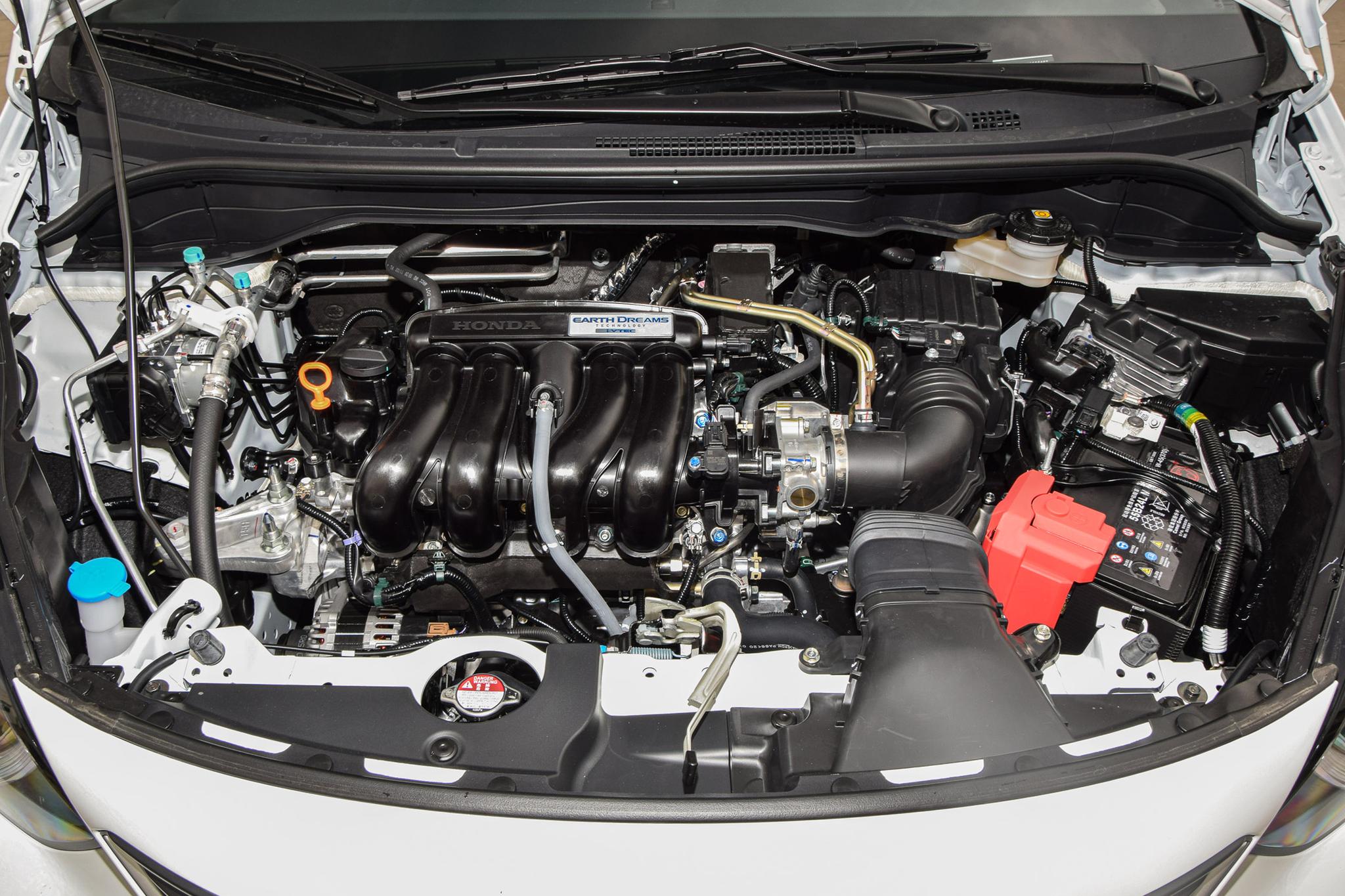 这二款日系耐用低价代步车，空间大油耗低，停车也方便养车也低廉