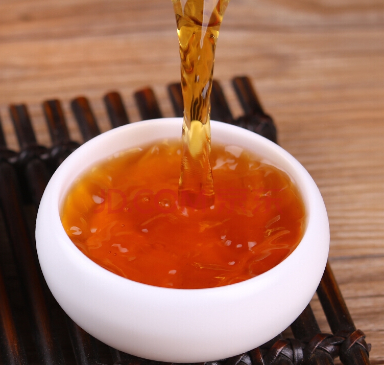 茶汤表面泡泡,茶汤里有泡沫比较多