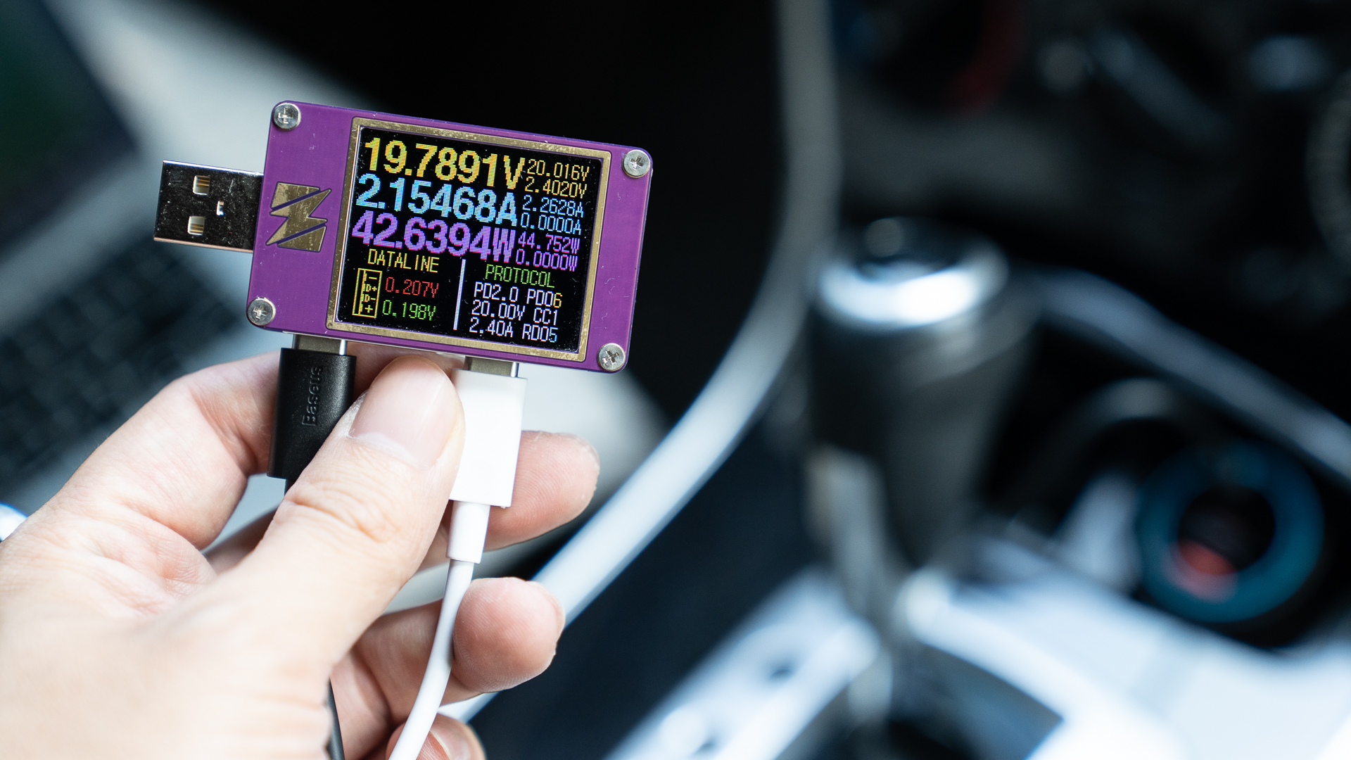 汽车人,出发!车生活补给利器,倍思160WQC5认证车载充电器分享