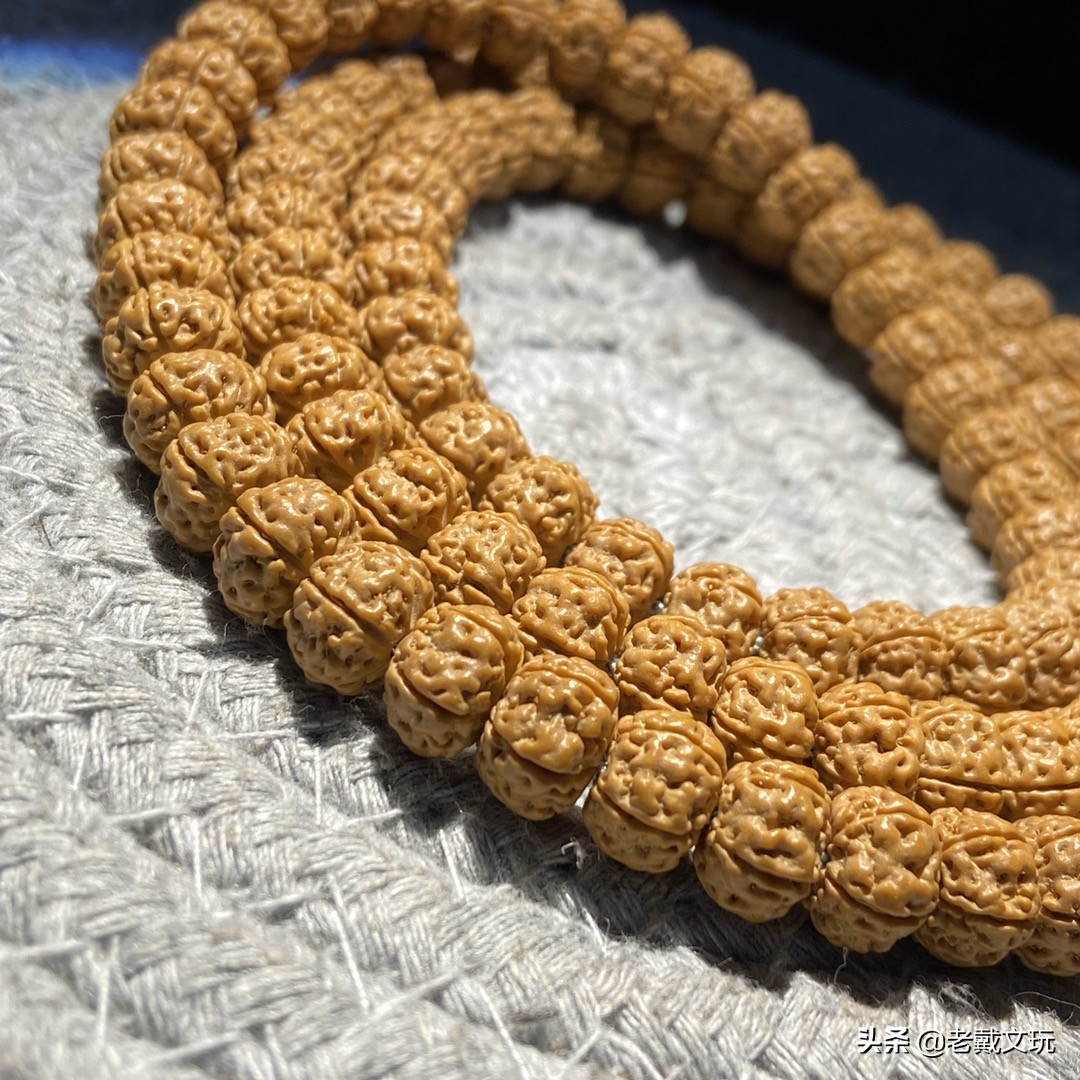 赏好物教学交流，今日给大家带来的是一串极品小金刚
