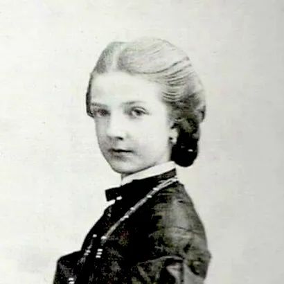 优雅王后因珍珠而闻名，却被国民记成一款披萨