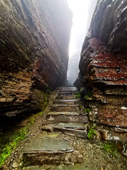 雨中的梵净山景色,烟雨梵净山