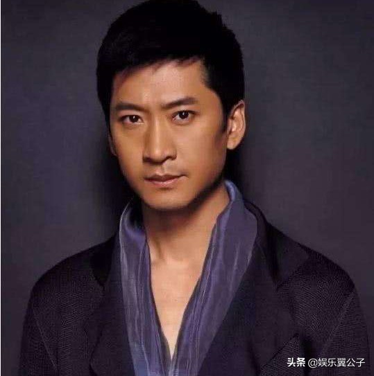 林心如谈周杰伸舌头事件,林心如周杰13年前合影旧照曝光