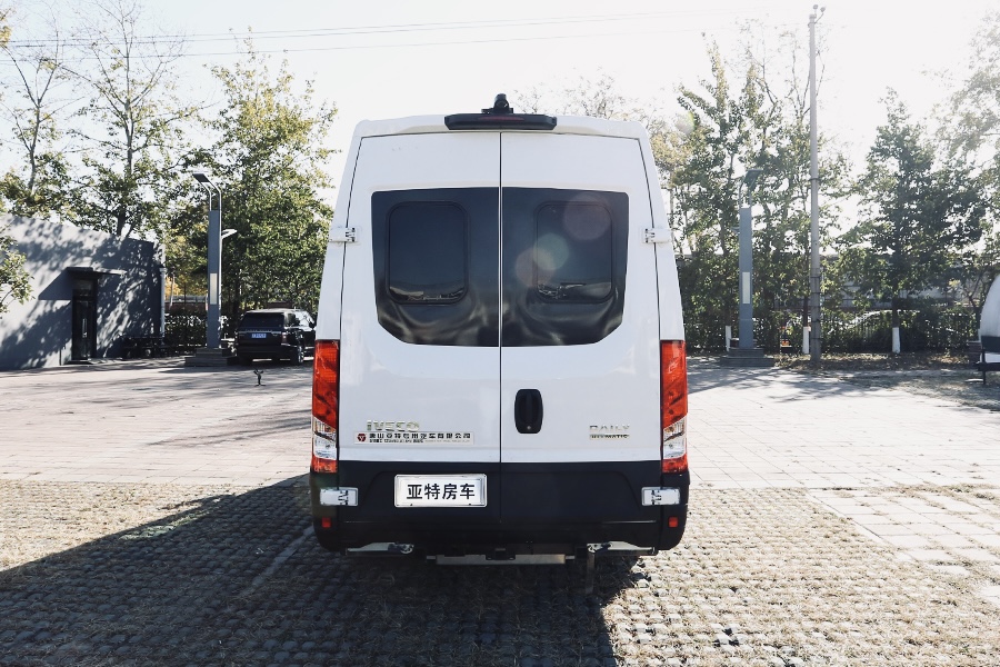 亚特NAJA进口依维柯底盘B型房车亮相，不仅仅是换了底盘
