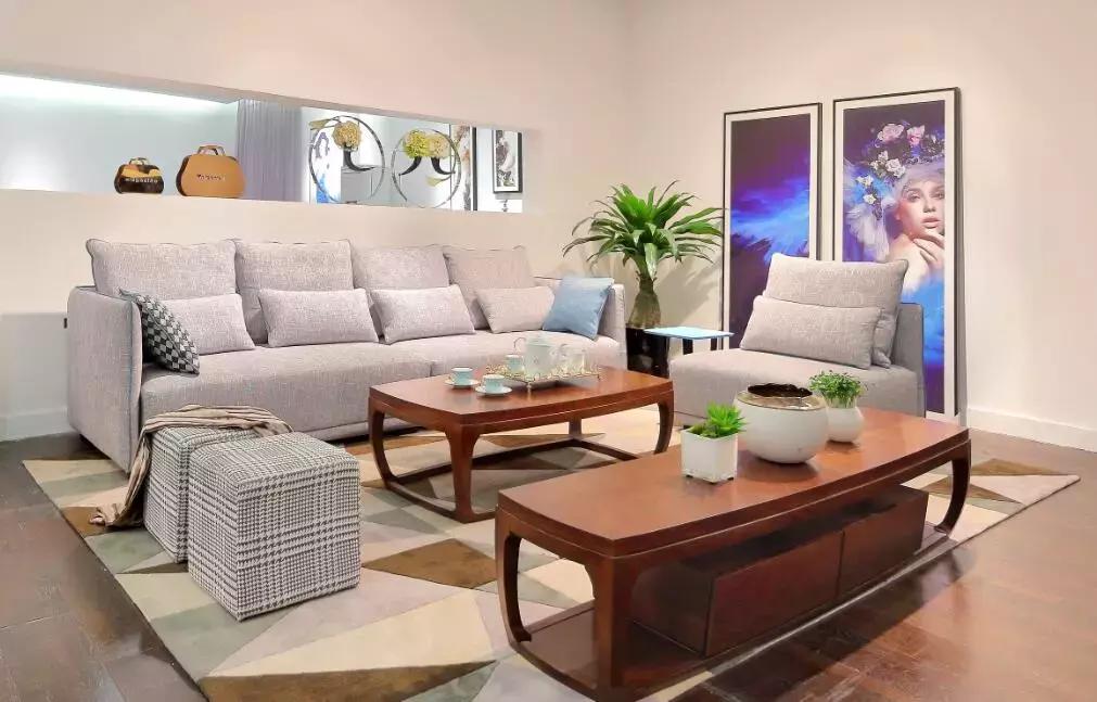 华日家居荣膺新浪家居“2018年度消费者信赖品牌”