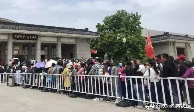 查他！西安这个景点假期就出名，本地人不去，专门忽悠外地人……