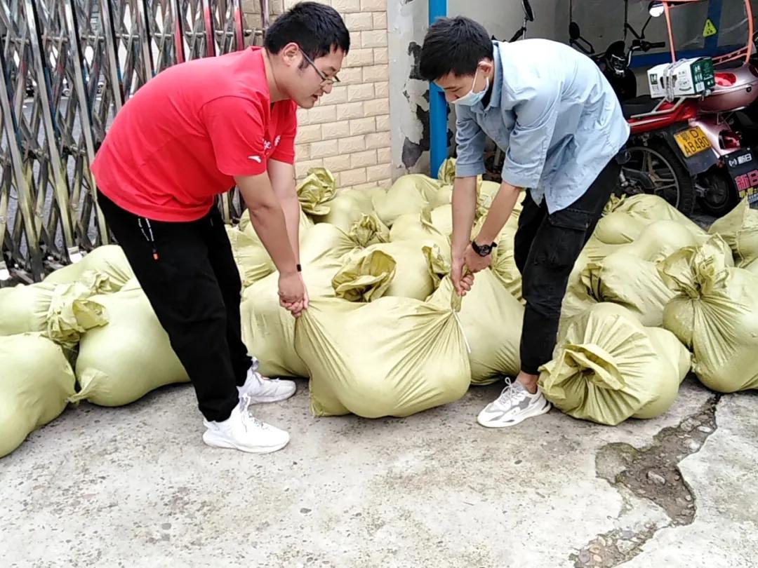 消费扶贫进社区助农增收送实惠,消费扶贫助农闯出新富路