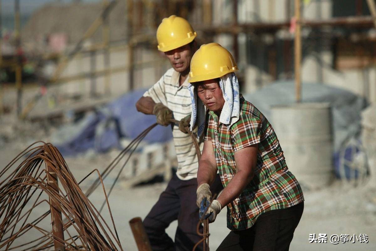 农民技术工一天四五百，为啥他们大多还是贫穷？三重考量无法忽视