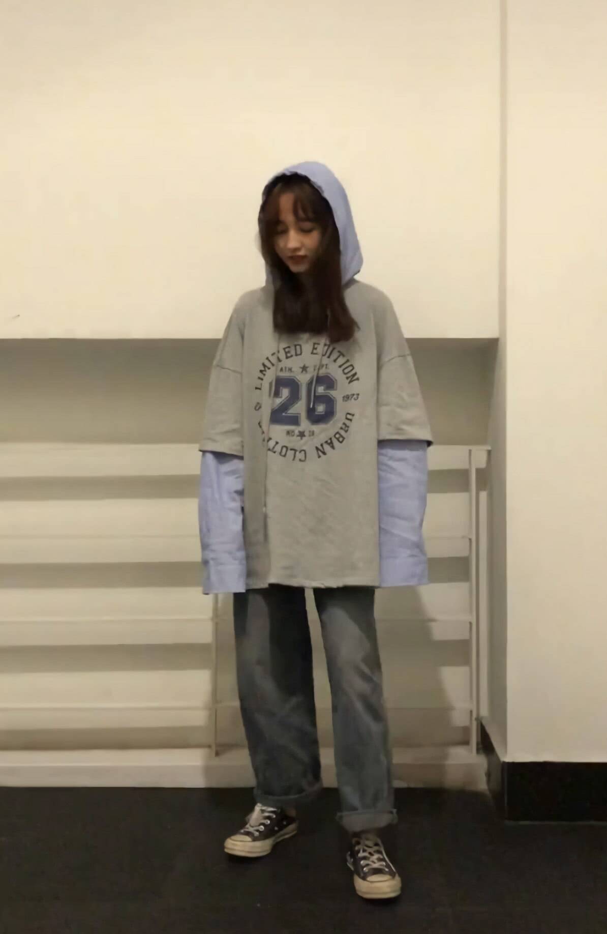 穿经典匡威搭短裤好看吗,适合灰色匡威的直腿裤