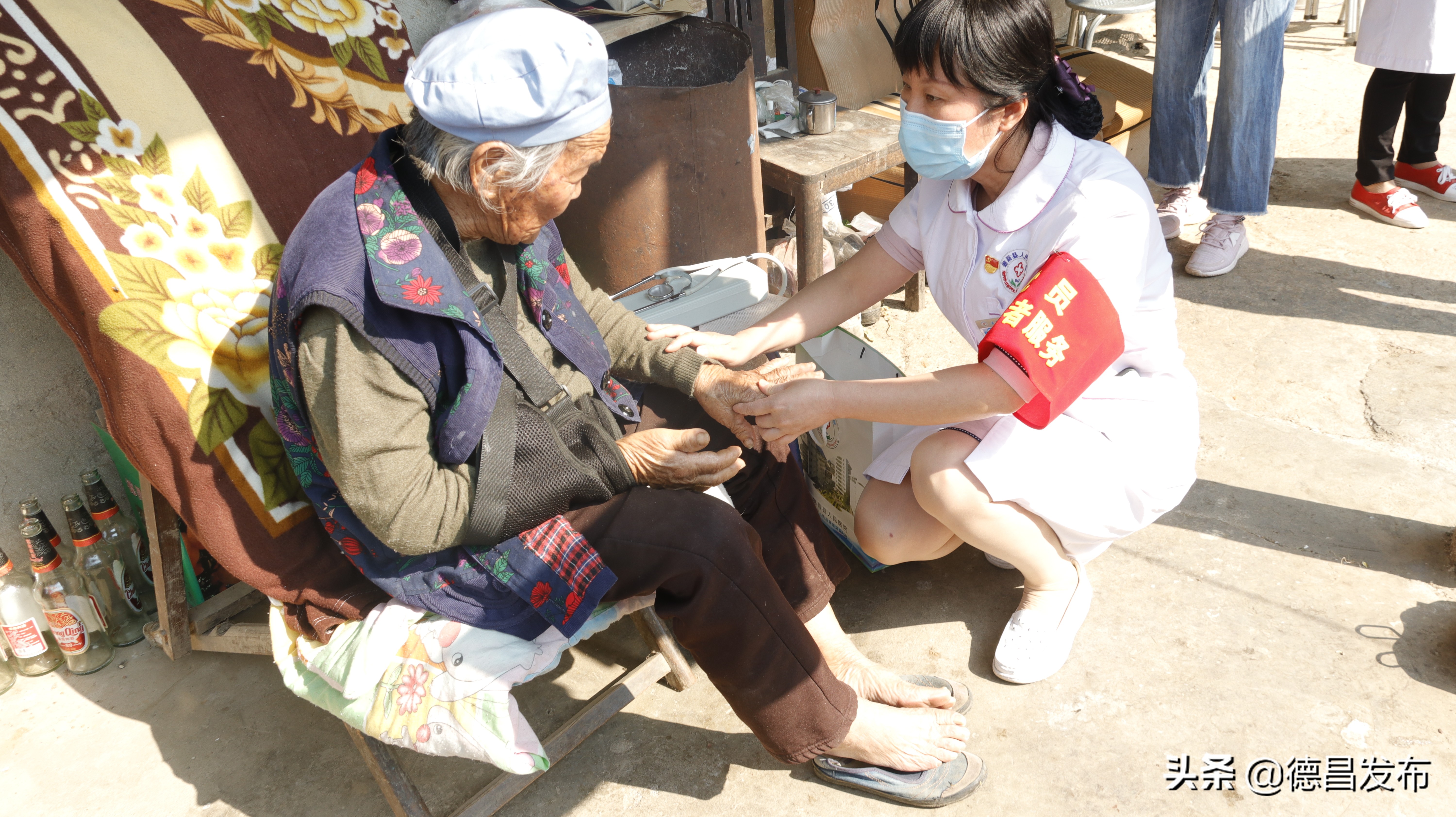 免费义诊活动暖人心,义诊活动温暖老人