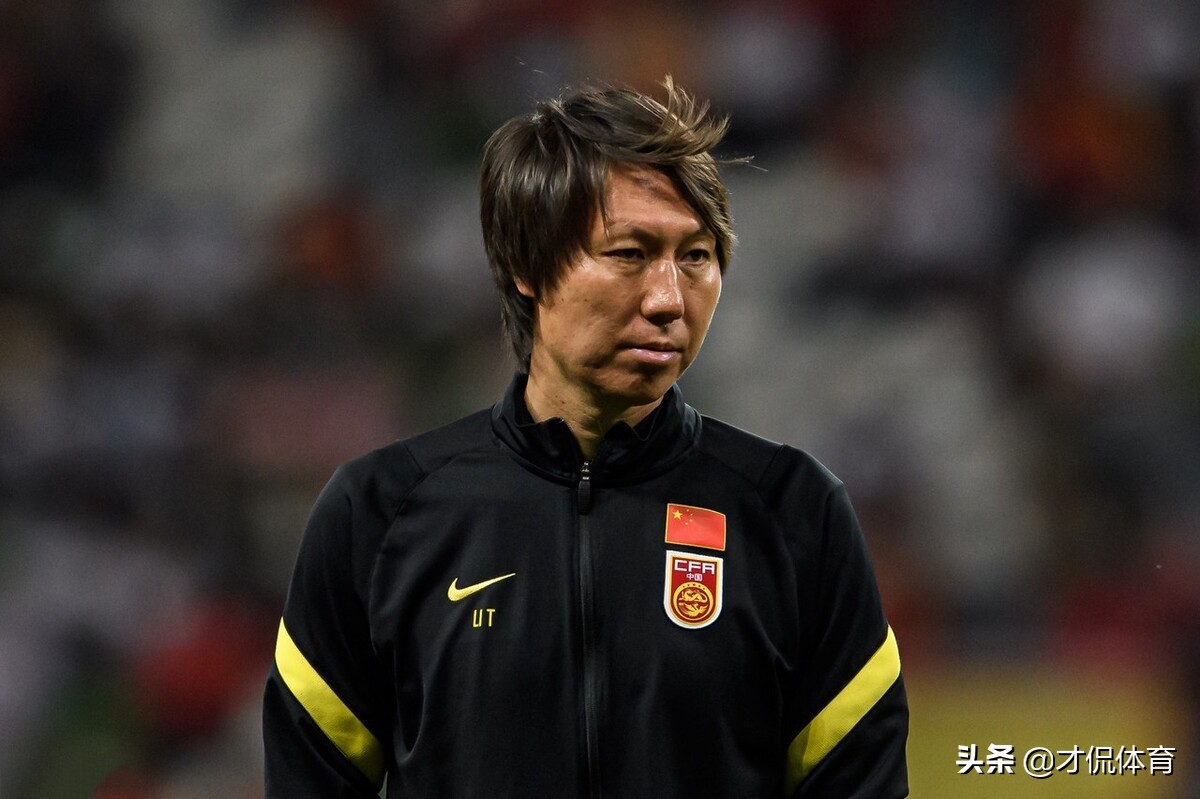 不负泱泱华夏盛世,卷起裤腿使劲踢,期待国足挺进2022年世界杯