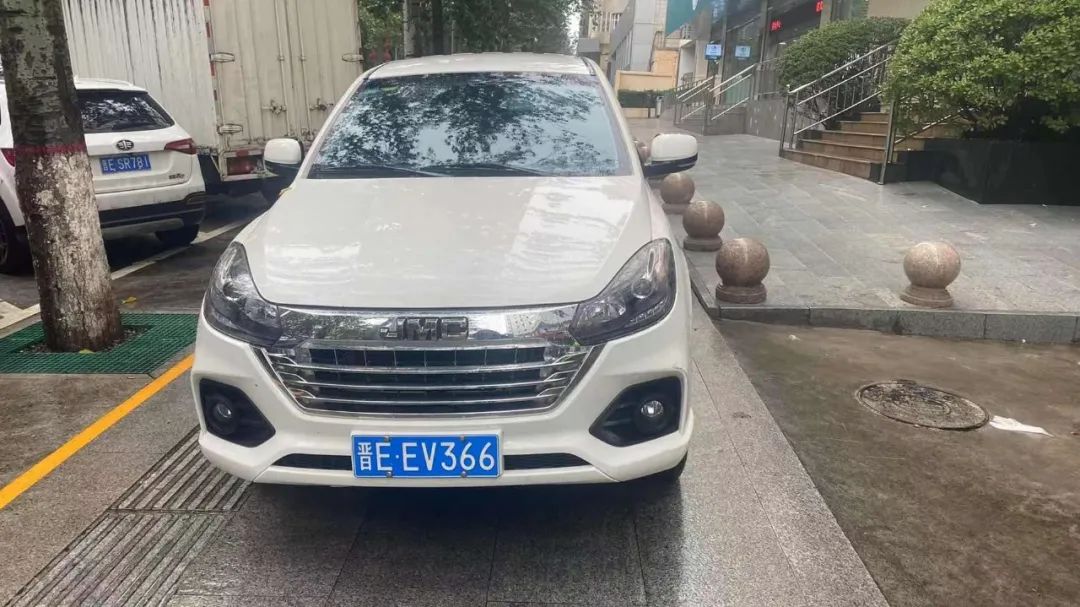 晋EEN991、晋E5M700......违停曝光！！！