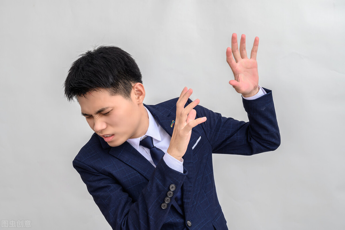 初中成绩差能学电子应用技术吗,初中学历女孩子学什么技术好