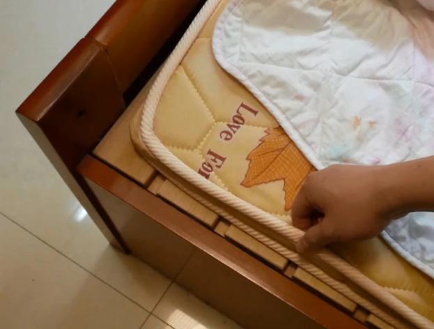 床单老是往下滑怎么回事,床单老是滑走怎么办