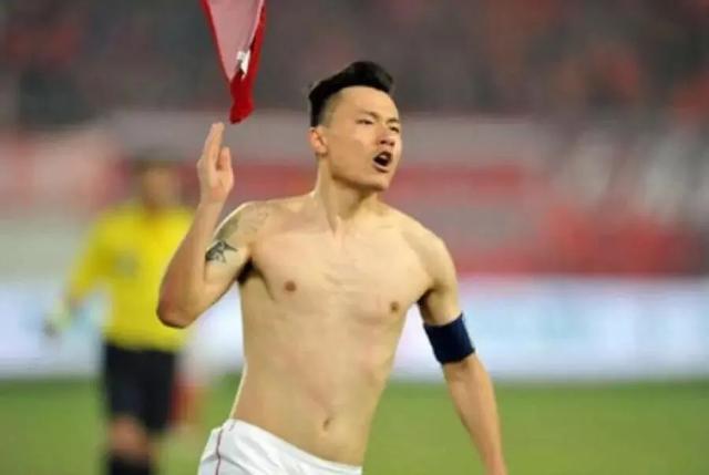 国足身材对比越南,国足身材好不好