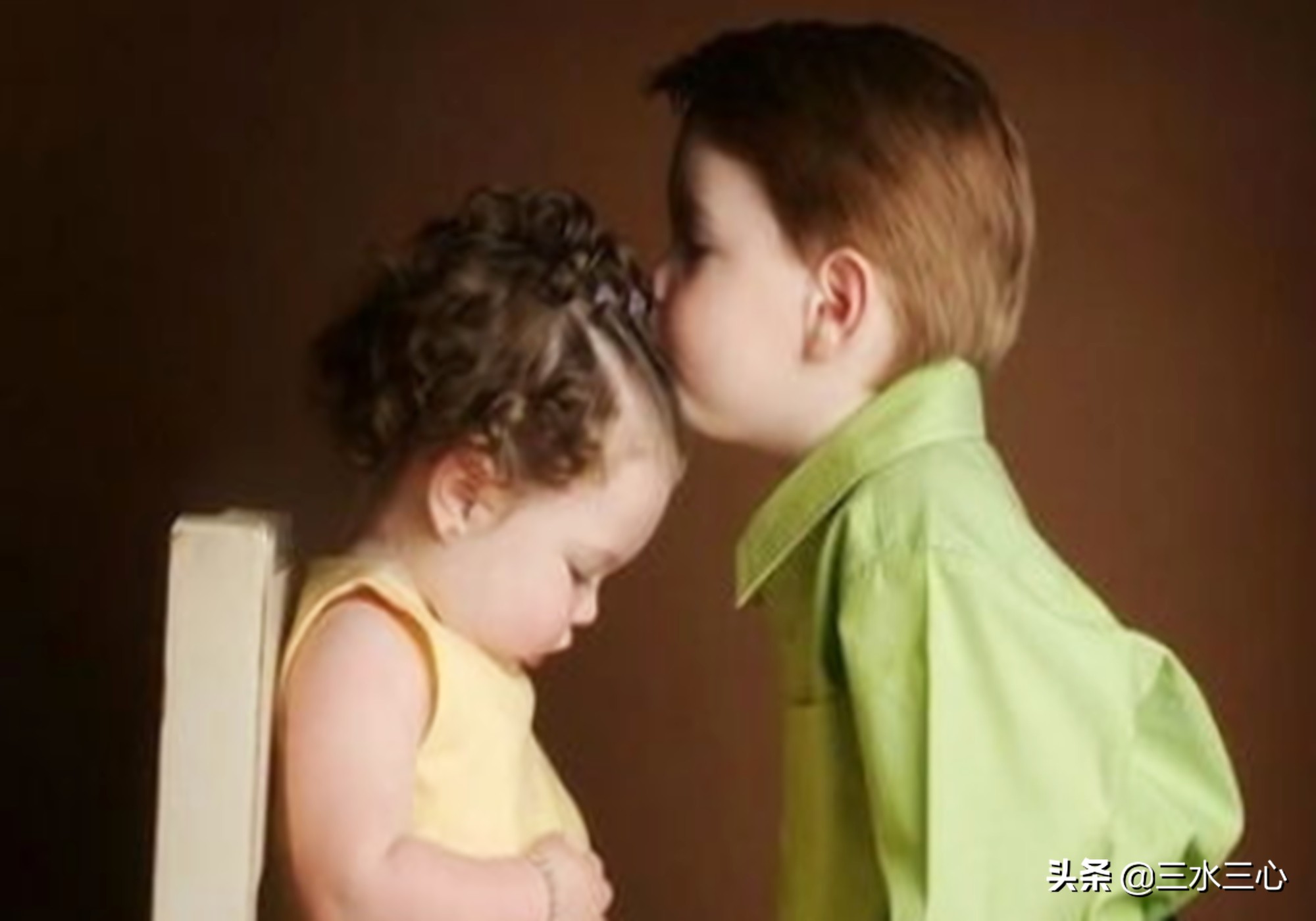 一个认识，三原则四方法——从高二学生自杀谈如何应对早恋策略