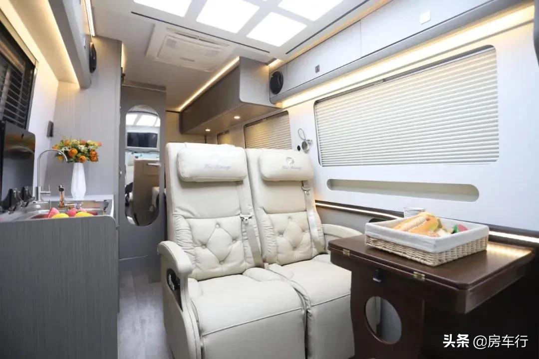 飞翔依维柯房车b型后厨卫,飞翔依维柯b型房车