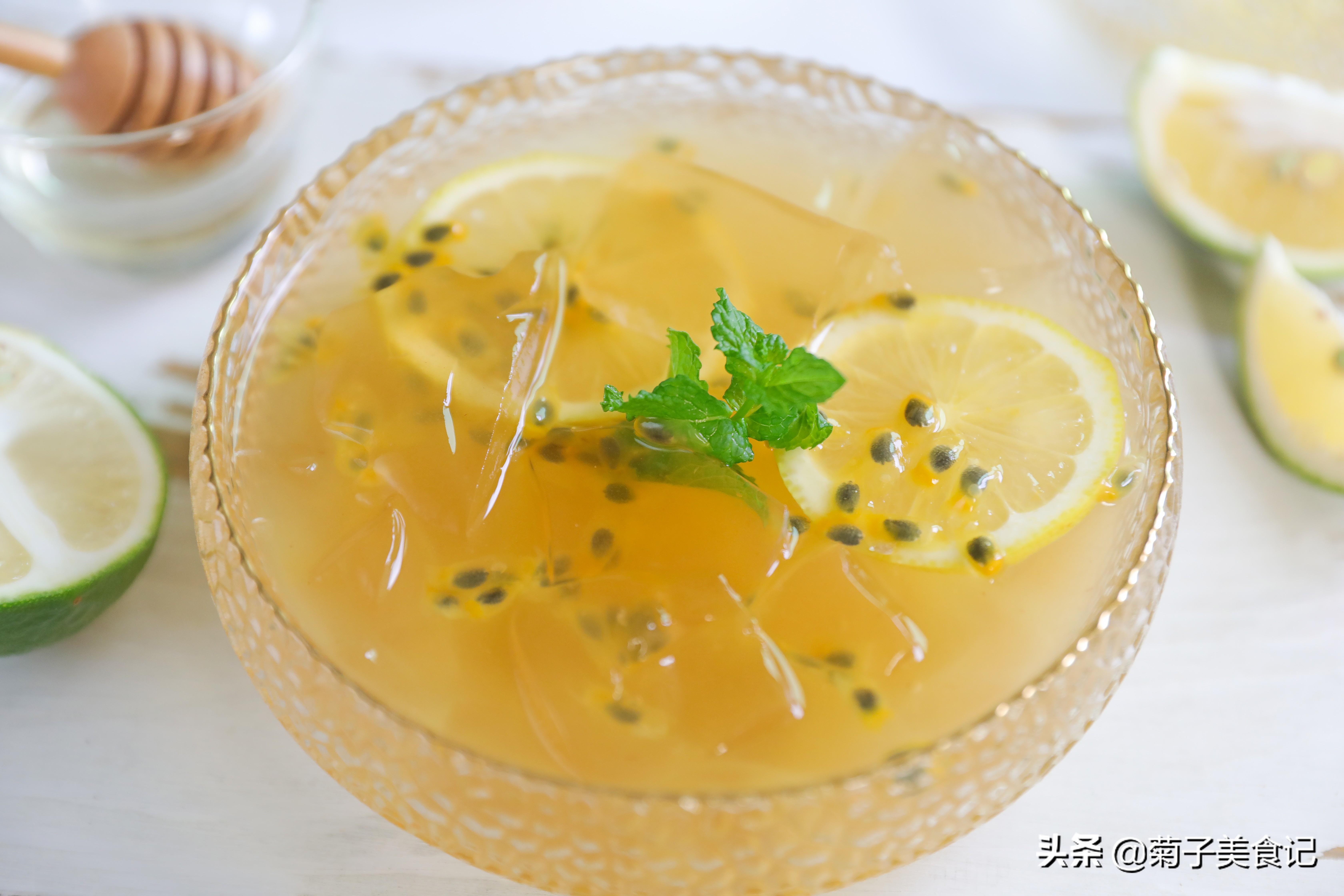 这款蜂蜜柠檬爱玉冻，冰冰凉凉酸甜可口，不愧是宝岛名小吃