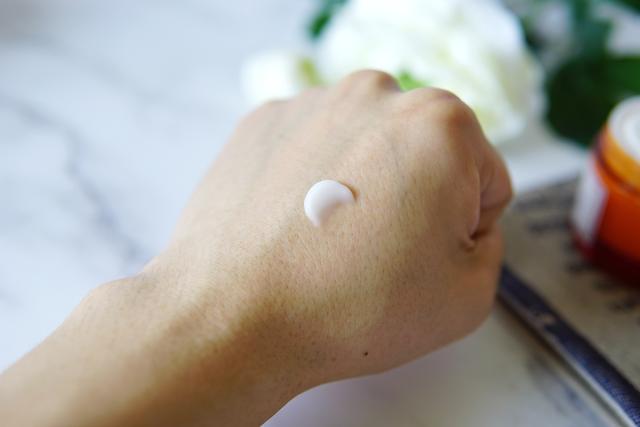 油皮夏季适合用什么面霜 (夏季好用不油的面霜推荐)