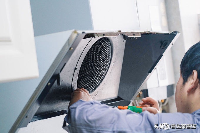 美的油烟机官方专业清洗,美的专业油烟机清洗全过程