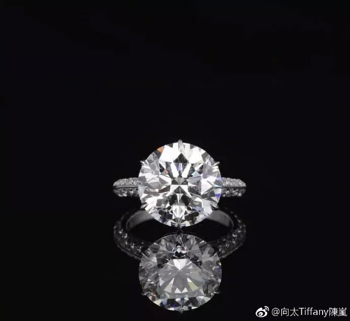 何猷君送的10克拉钻戒多少钱,何猷君求婚钻戒多少钱
