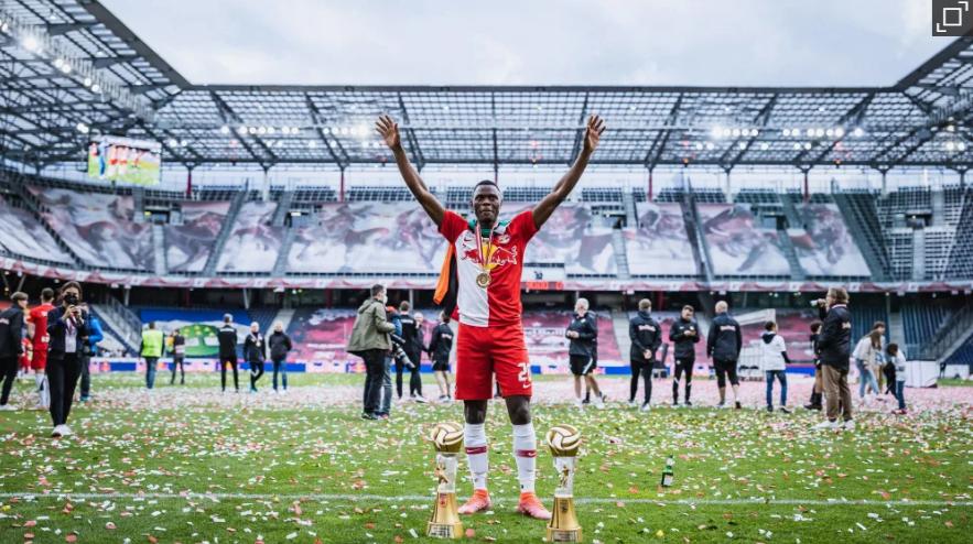 踢球者德甲本轮最佳阵容,足球球员转会最新消息