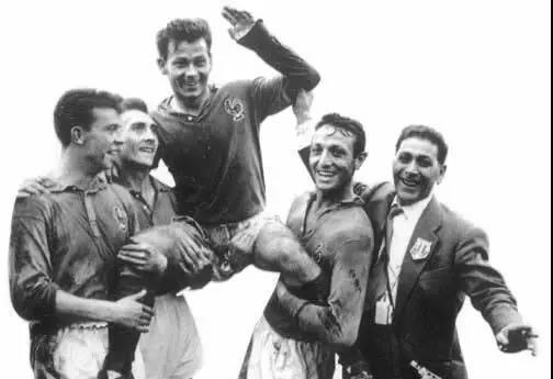 足坛那些难以复制的进球,足坛最难打破的十大纪录排名