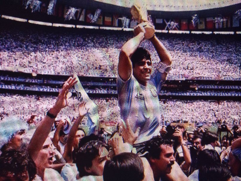 一句话概括足球比赛,一句话形容这届世界杯