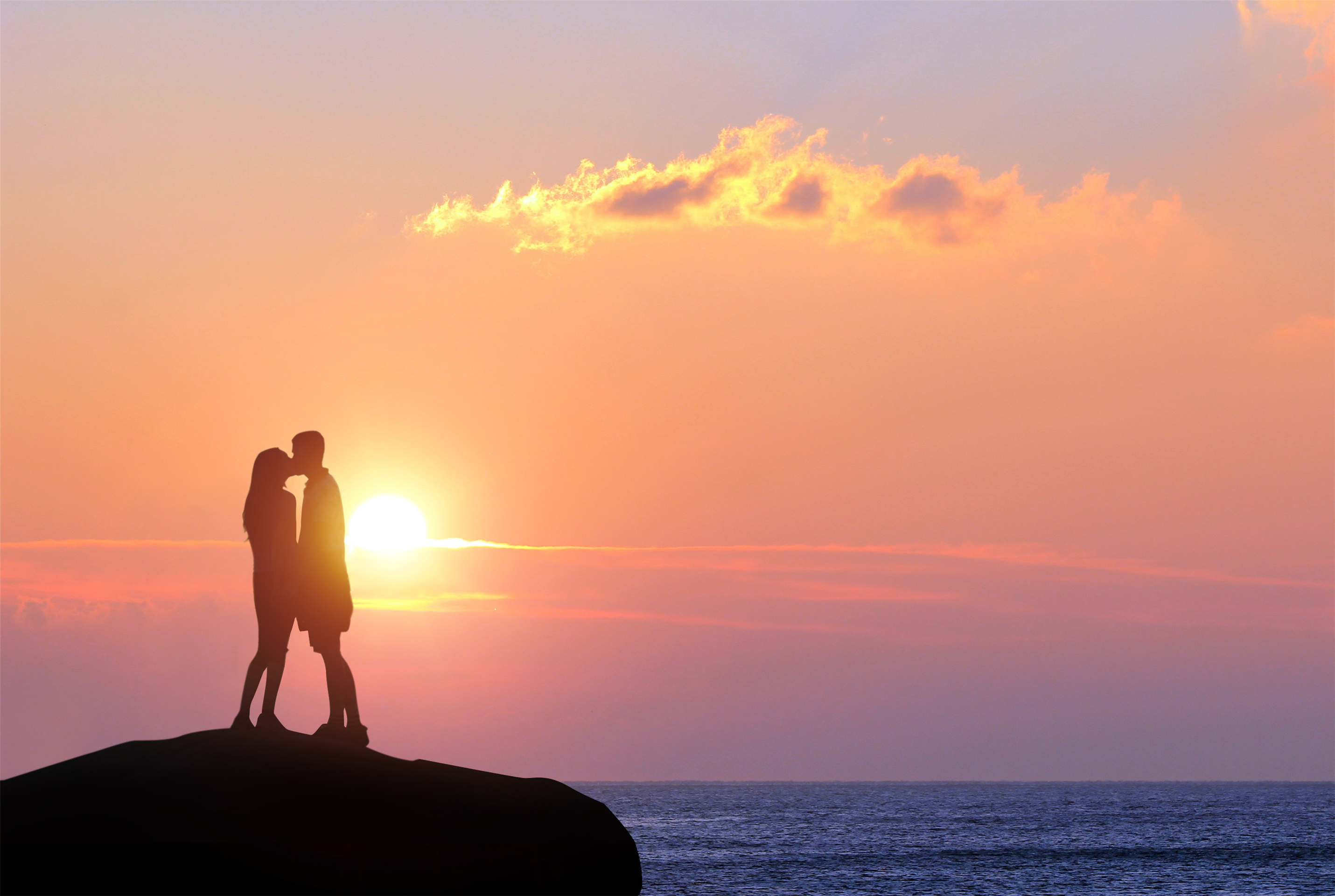 从心理学角度如何让一个人喜欢你,教你四个方法让男人理你