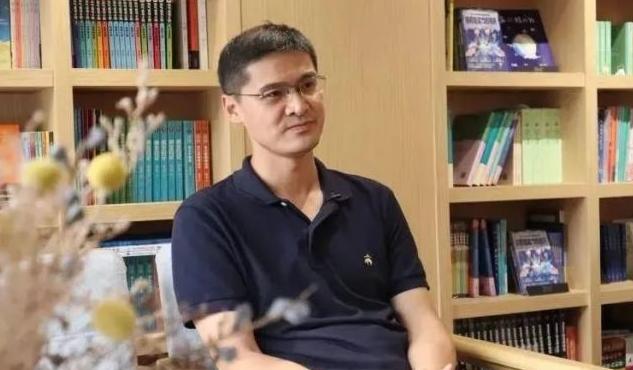 罗翔老师是专门讲刑法的吗,刑法老师罗翔简历多大