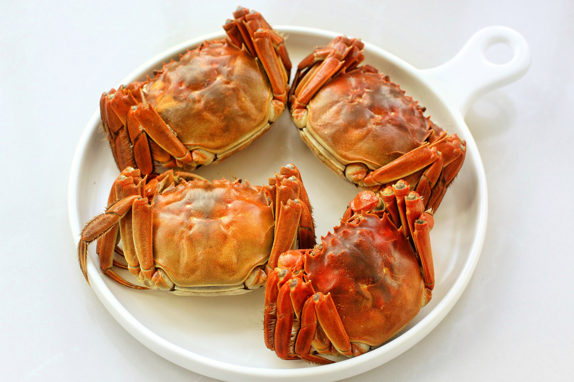 手把手教你清蒸大闸蟹的正确做法,清蒸大闸蟹味道鲜美做法简单极了