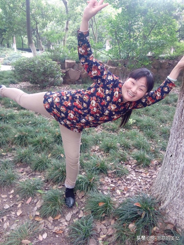 可爱的少妇自拍越来越丰满越来越成熟了