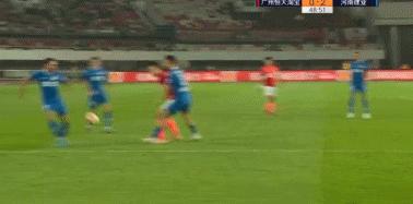 门柱立功,中超建业1:2上港