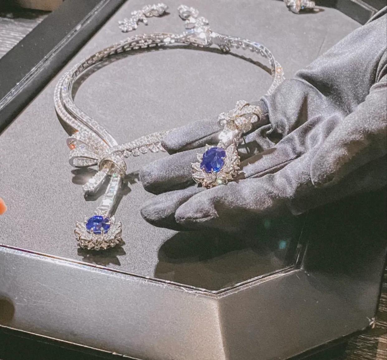 梵克雅宝手镯值得收藏吗,隐秘式镶嵌梵克雅宝手镯