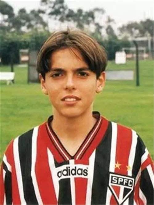 圣西罗卡卡退役了吗,卡卡退役回圣西罗