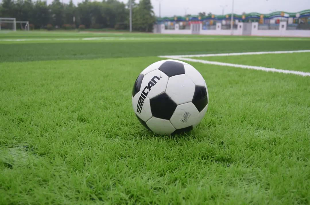 连云港初中封闭式训练营,连云港成人足球训练营招生报名