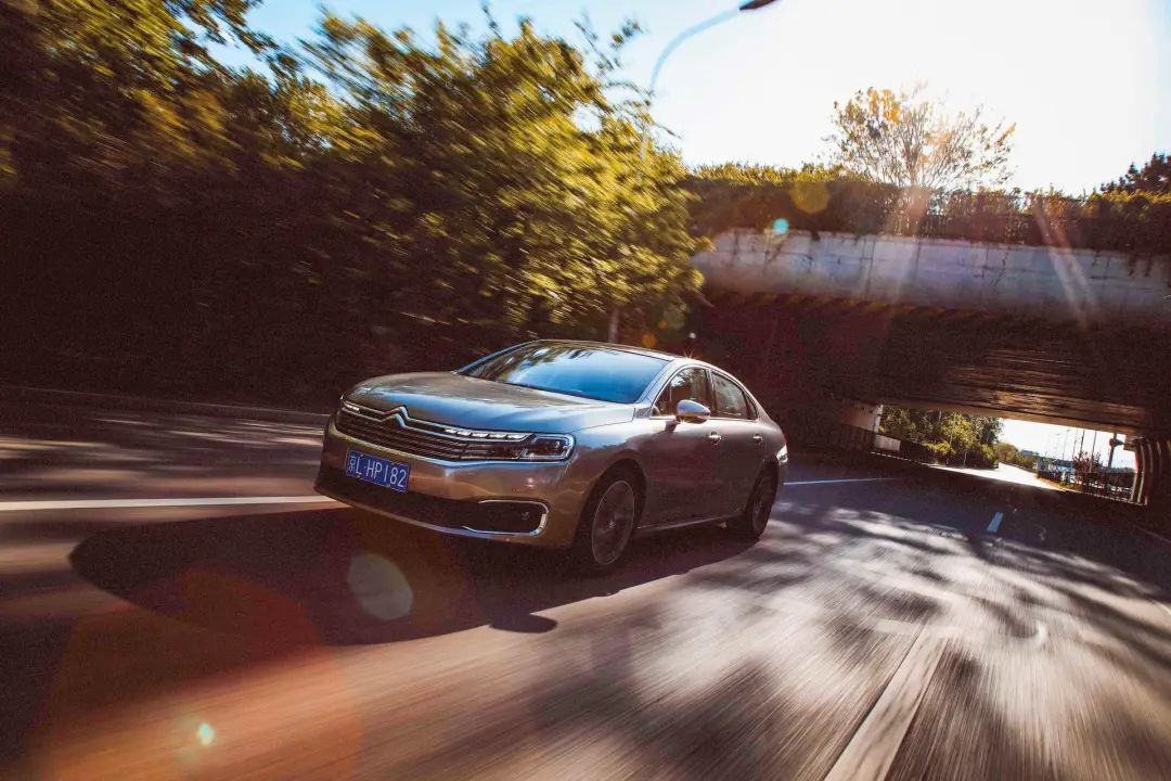 雪铁龙c6评车,雪铁龙c6新车上路感受