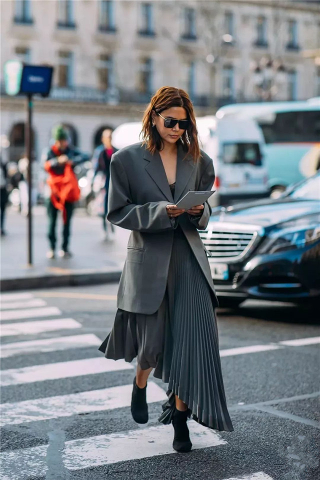 肩宽穿衣服壮怎么办,肩宽上身胖穿衣禁忌