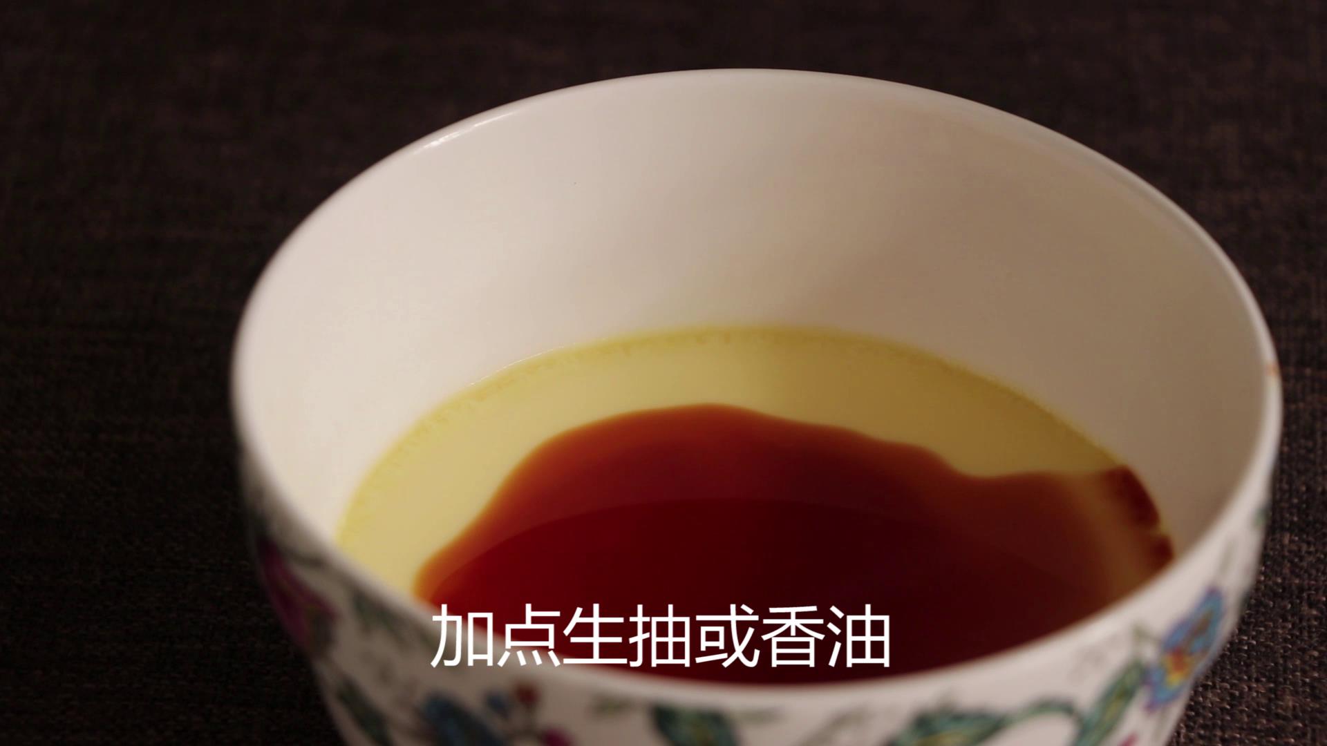 如何蒸出细滑鲜嫩的鸡蛋羹,蒸鸡蛋羹要怎么蒸出光滑的表面