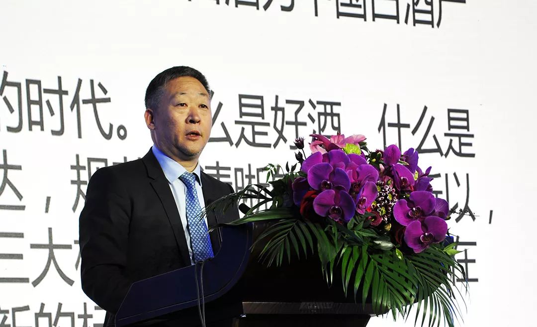 花冠酒有酱香型的吗,鲁酒振兴花冠领军系列