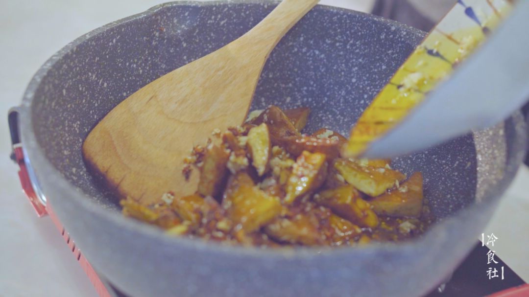 怎么在家自制麻辣豆腐干,怎么自制麻辣豆腐干