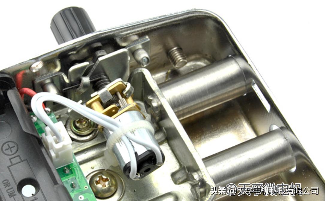 电子锁的内部机械结构,电子锁内部结构