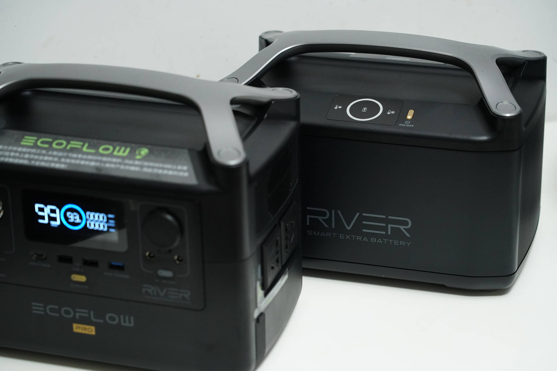 电小二800和正浩户外电源800哪个好,电小二1800w和正浩1800w怎么选