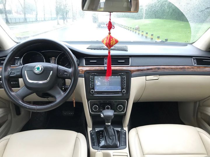 帕萨特改装,改帕拉梅拉车标