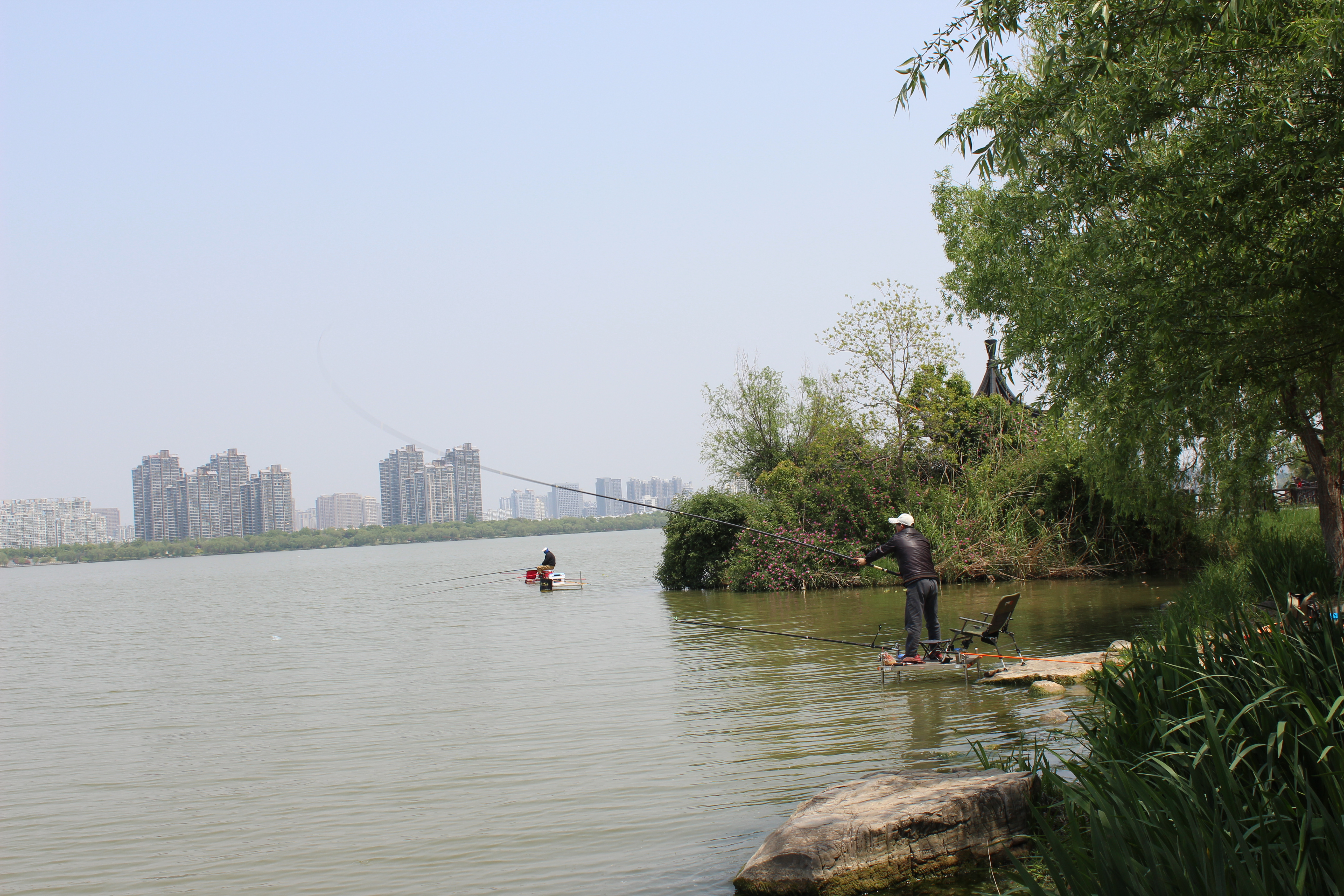 钓鱼在什么情况下爆竿,钓大鱼怎么避免爆竿