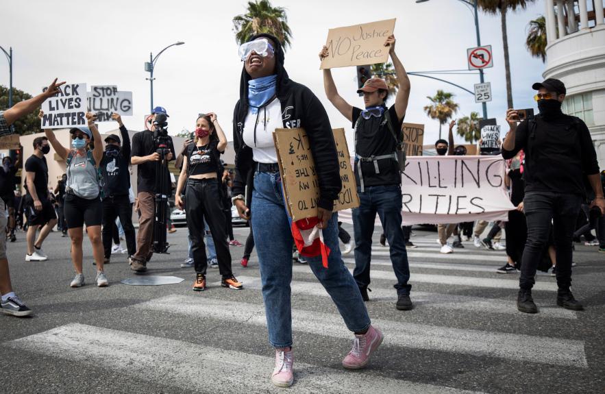 美著名富人区遭冲击，*威示**者首进白宫，*美亲**者英加也开始遭遇波及